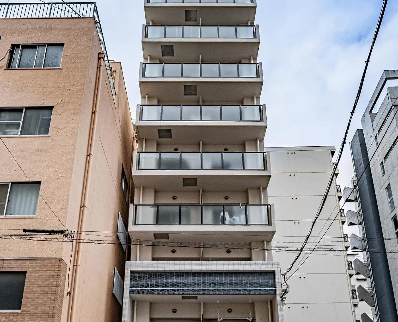 輕宿難波南2号店 0*, Osaka Japan